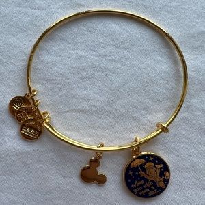 NWOT Disney Alex and Ani Gold Jiminy Cricket When You Wish Upon A Star Bracelet